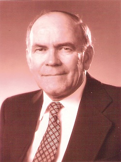 Gottfried Walter 
*04.04.1928 - †04.08.2009

1957 -1972 Bürgermeister von Mietersheim
1972 – 1989 Hauptamtlicher Ortsvorsteher 
